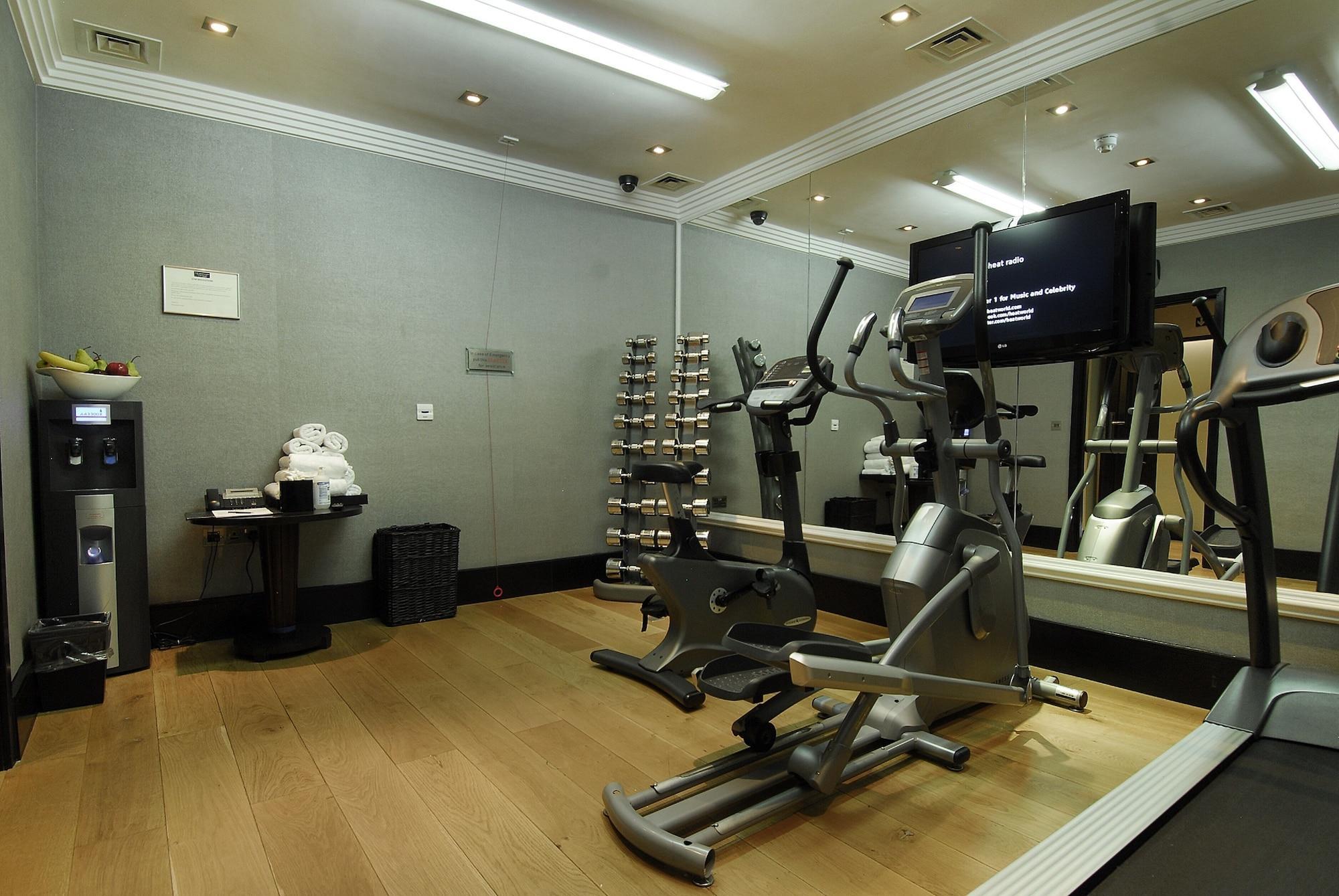 Montcalm Brewery, London City Kültér fotó The gym at the hotel