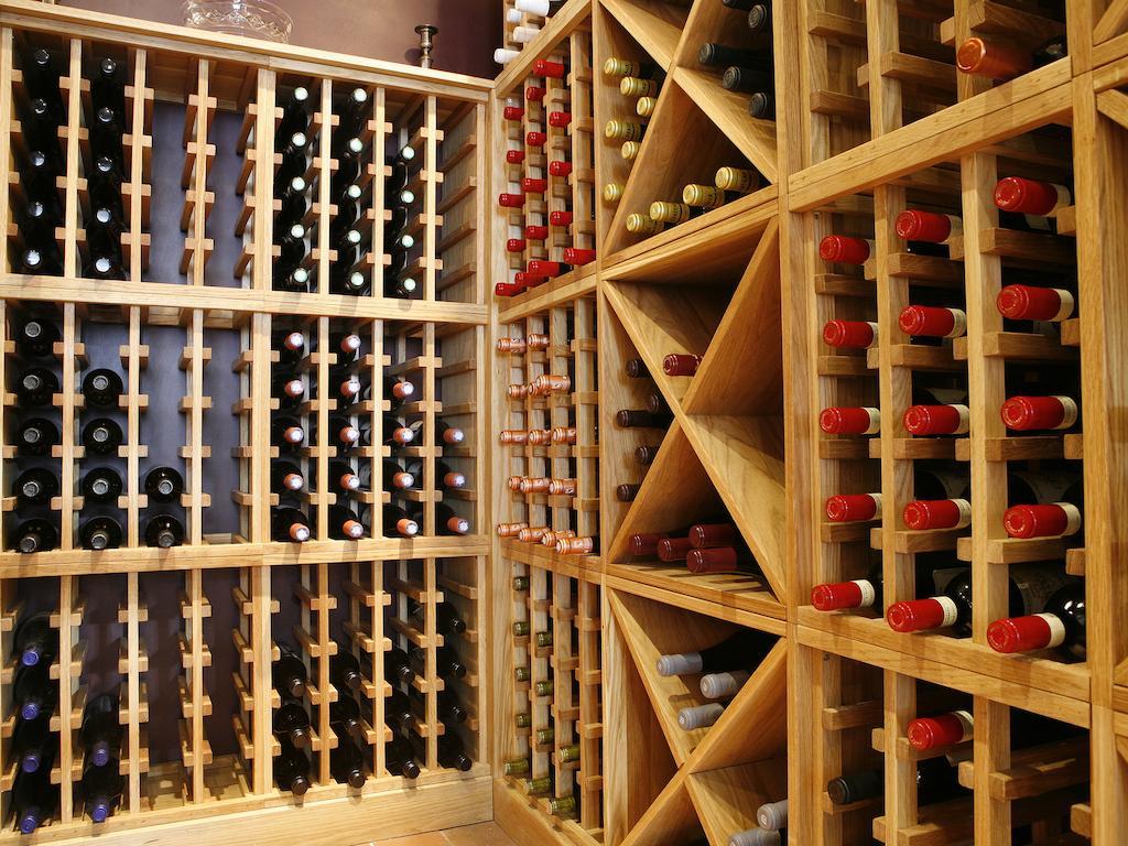 Montcalm Brewery, London City Kültér fotó Wine cellar